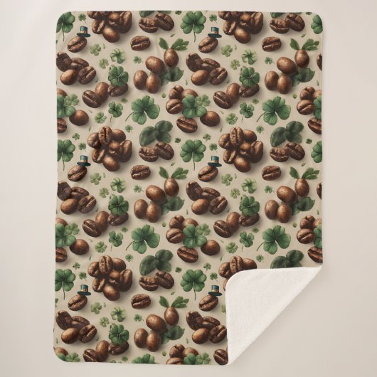 St. Patrick’s Day Coffee & Shamrock Pattern Sherpadecke (Vorderseite)