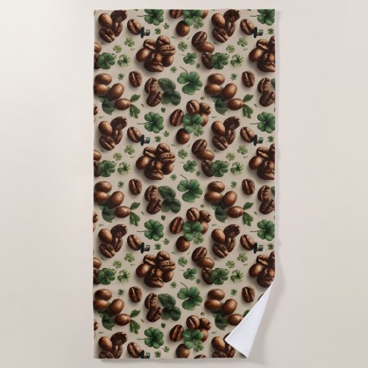 St. Patrick’s Day Coffee & Shamrock Pattern Strandtuch (Vorderseite)