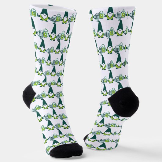 St. Patrick’s Day Gnom mit Bierkrug Socken (Gewinkelt)