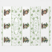 St. Patrick’s Day Gnome Pattern with Shamrocks  Fleecedecke (Vorderseite (Horizontal))