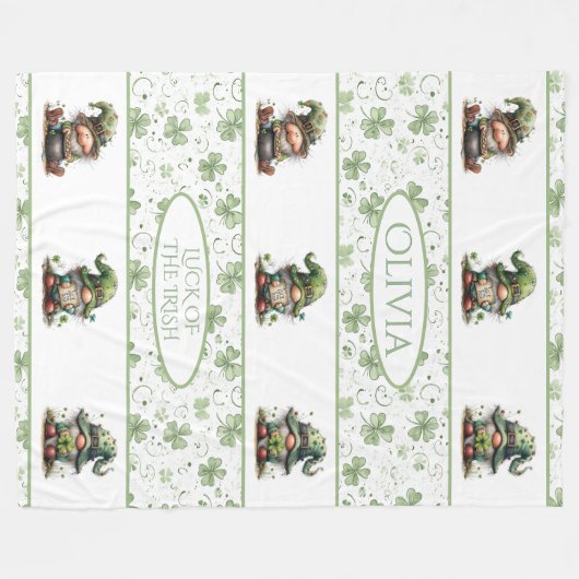 St. Patrick’s Day Gnome Pattern with Shamrocks Fleecedecke (Vorderseite (Horizontal))