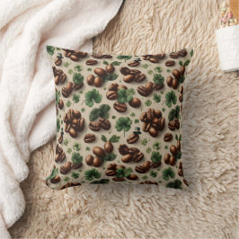 St. Patrick’s Day Kaffee & Shamrock-Muster Kissen