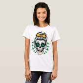 St. Patrick’s Day-Totenkopf mit Shamrocks und unor T-Shirt (Vorne ganz)