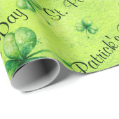 St. Patrick’s Day Wasserfarbe Shamrock auf grün Geschenkpapier (Rolleneckpunkt)