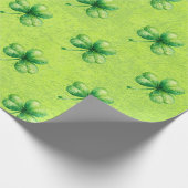 St. Patrick’s Day Wasserfarbe-Shamrock auf grünem Geschenkpapier (Ecke)