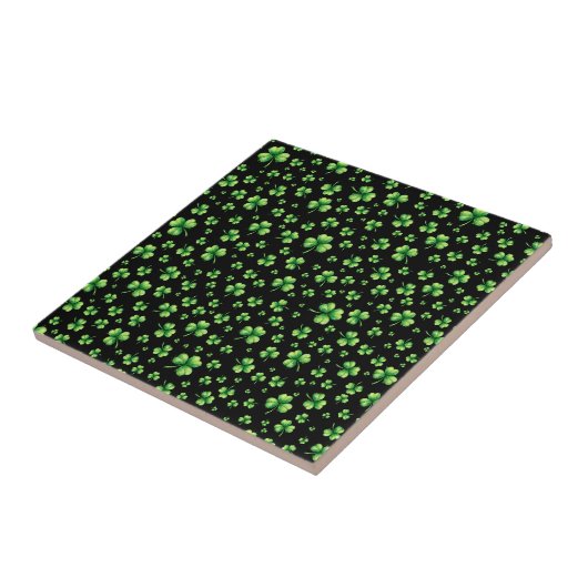 St. Patrick’s Day Wasserfarbe Shamrock auf Schwarz Fliese (Seite)