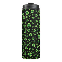 St. Patrick’s Day Wasserfarbe-Shamrock auf Schwarz