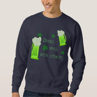 St Patrick Tagesgetränke quellen Shirt hervor
