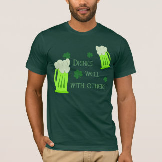 St Patrick Tagesgetränke quellen Shirt hervor