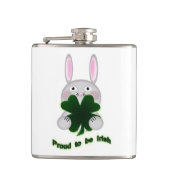 St. Patricks Bunny Proud zu irischem Kleeblatt Flachmann (Vorderseite)