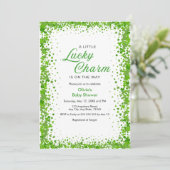 St Patrick's Day A Little Lucky Charm Baby Shower  Einladung (Stehend Vorderseite)