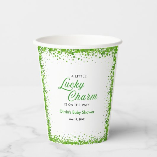St Patrick's Day A Little Lucky Charm Baby Shower Pappbecher (Vorderseite)