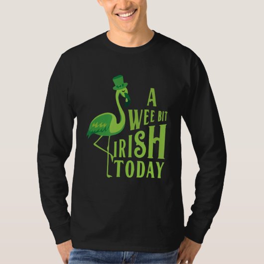 St Patrick's Day A Wee Bit Irish Flamingo T-Shirt (Vorderseite)