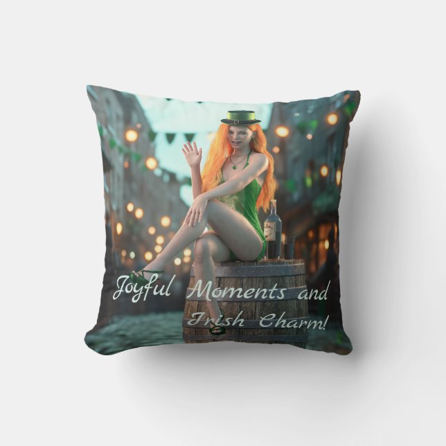 St Patrick's Day Beauty sitzt auf einem Fass Kissen (Vorderseite)