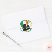 St. Patrick's Day Beer Tasse mit Irish Flag Foam Runder Aufkleber (Umschlag)