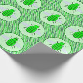St. Patricks Day Bienen und Kleeblätter Geschenkpapier (Ecke)
