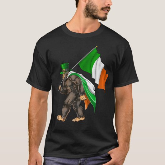 St. Patrick's Day Bigfoot Ireland Flag T-Shirt (Vorderseite)