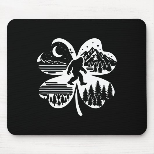 St Patricks Day Bigfoot Irish Sasquatch Kleeblatt Mousepad (Vorne)