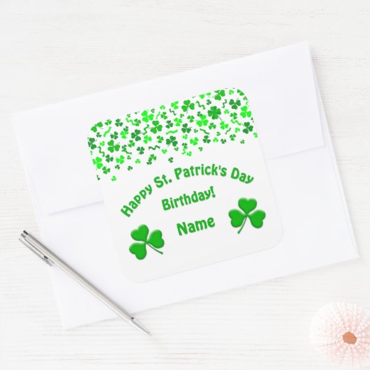 St Patrick's Day Birthday Green Shamrocks Confetti Quadratischer Aufkleber (Umschlag)