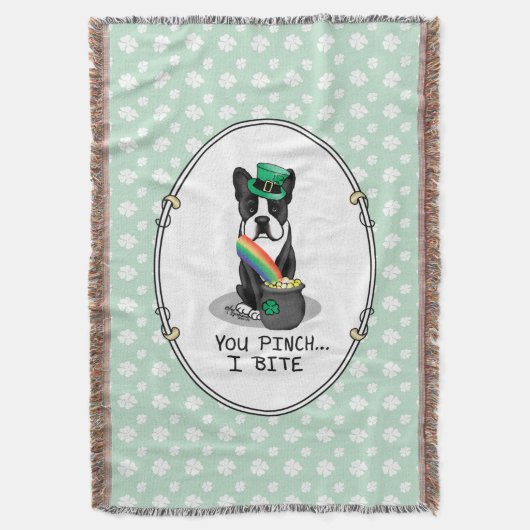 St. Patrick's Day Boston Terrier (schwarzer) Niedl Decke (Vorderseite Vertikal)