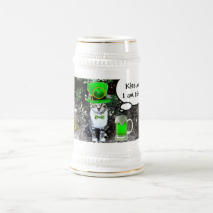 ST PATRICK'S DAY CAT WITH GREEN IRISH BEER BIERGLAS