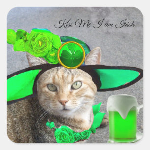 ST PATRICK'S DAY CAT WITH GREEN IRISH BEER QUADRATISCHER AUFKLEBER