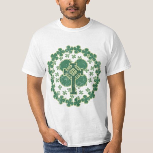 St Patricks Day Celtic Cross bekümmert T-Shirt (Vorderseite)