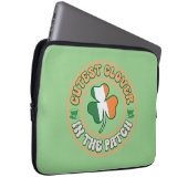 St. Patrick's Day Charm Niedliche Klee im Patch Laptopschutzhülle (Vorne Rechts)