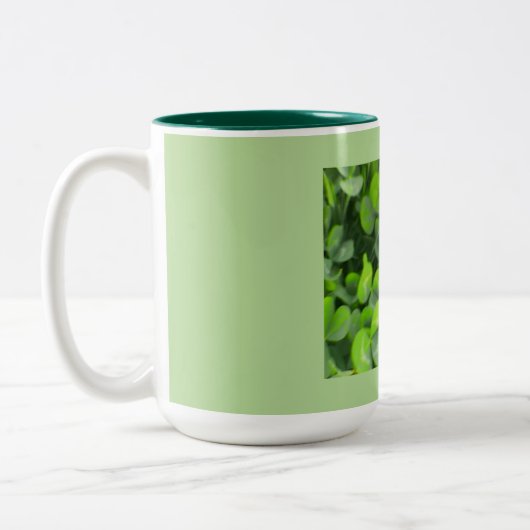 St. Patrick's Day Clover Zweifarbige Tasse (Links)