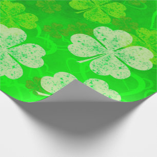 St Patrick's Day Clovers and Hearts Geschenkpapier