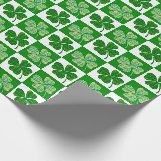 St Patrick's Day Clovers Geschenkpapier (Ecke)