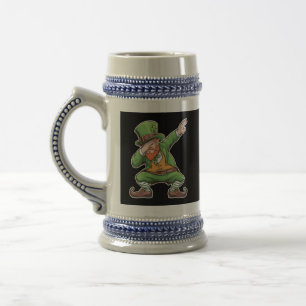 St Patricks Day Dab Dabbing Kobold in Grün Bierglas
