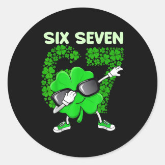 St patricks day dabbing shamrock 6 7 meme boys runder aufkleber