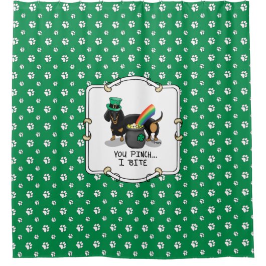St. Patrick's Day Dackel (schwarz & tan) Duschvorhang (Vorderseite)