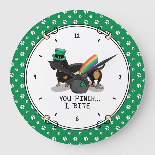St. Patrick's Day Dackel (schwarz & tan) Große Wanduhr (Vorderseite)