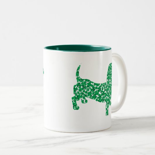 St. Patrick's Day Dackel Zweifarbige Tasse (VorderseiteRechts)