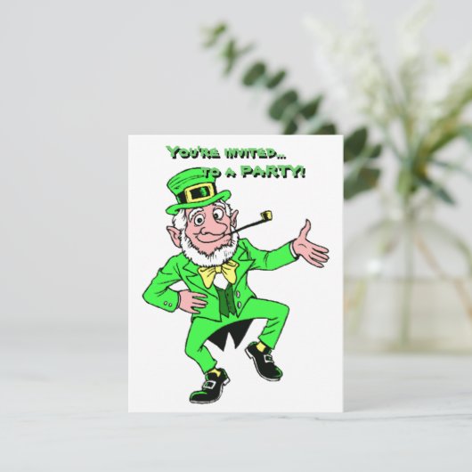 St. Patrick's Day Dancing Leprechaun Kleeblatts Einladung (Stehend Vorderseite)
