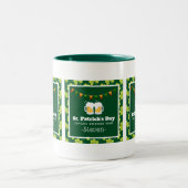 St. Patrick's Day Drinking Team Clover Pattern Zweifarbige Tasse (Mittel)