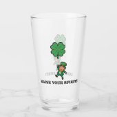 St. Patrick's Day Erhebt Eure Stimmung Glas (Rückseite)