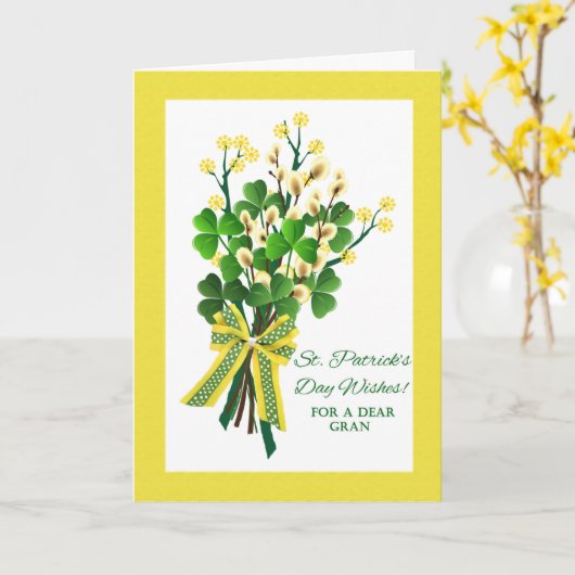 St. Patrick's Day for Gran mit Kleeblatt Bouquet Karte (Gelbe Blume)