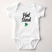 St. Patrick's Day Fun: Pint Sized Baby Strampler (Vorderseite)