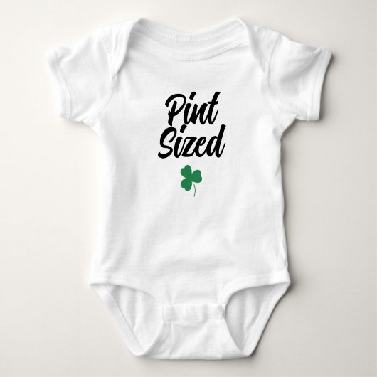 St. Patrick's Day Fun: Pint Sized Baby Strampler (Vorderseite)