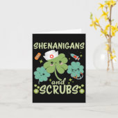 St Patricks Day Funny Shenanigans Scrub Saint Patt Karte (Gelbe Blume)