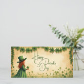 St. Patrick's Day Girl mit Kleeblättern (Stehend Vorderseite)