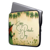St. Patrick's Day Girl mit Kleeblättern Laptopschutzhülle (Vorderseite Links)