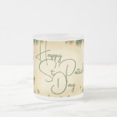 St. Patrick's Day Girl mit Kleeblättern Mattglastasse (Mittel)