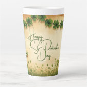 St. Patrick's Day Girl mit Kleeblättern Milchtasse (Vorderseite)