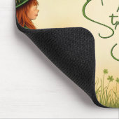 St. Patrick's Day Girl mit Kleeblättern Mousepad (Ecke)