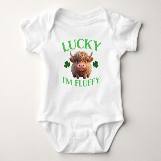 St. Patrick's Day Glück ich bin Fluffy Highland Co Baby Strampler (Vorderseite)