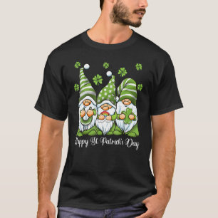 St Patricks Day Gnome beim Verstecken eines Shamro T-Shirt